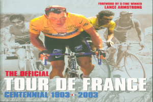 Offizielles Tour de France-Jubiläumsplakat (1903–2003) mit Radrennern in einer Gruppenfahrt und Text mit Veranstaltungseinzelheiten.