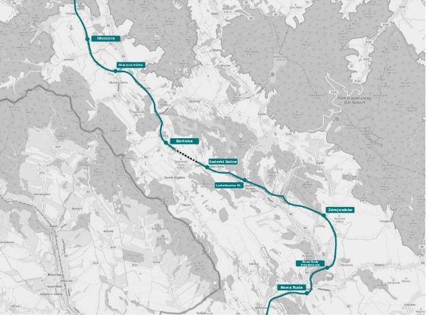 Karte einer Stadt mit einer blauen Linie, die die Route eines Fahrradwegs markiert, einschließlich Start- und Endpunkten.