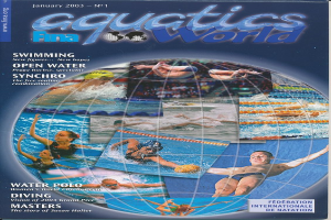 Titelbild der Januarausgabe 2003 der Aquatics FINA World Zeitschrift, das synchronisierte Schwimmer in Bewegung unter einem hellblauen Himmel zeigt, mit dem Zeitschriften-Titel in fetter weißer Schrift oben.