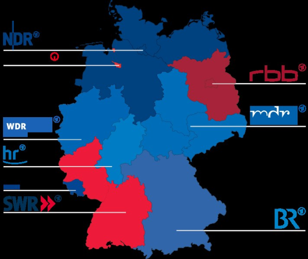 Eine Deutschlandkarte mit in Rot und Blau hervorgehobenen Bundesländern, die die Ergebnisse der Wahl von 2016 zeigen, einschließlich der Namen der Kandidaten und der Wahltermine.