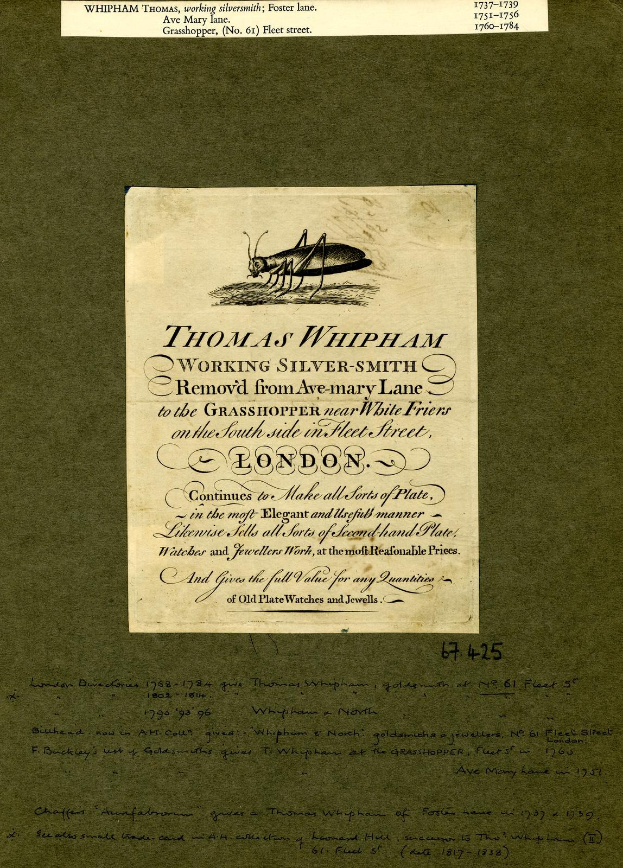 Altes Buch mit einer handgezeichneten Grashüpfer-Illustration auf dem Cover und gedrucktem Text auf den Seiten.