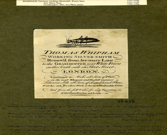 Altes Buch mit einer handgezeichneten Grashüpfer-Illustration auf dem Cover und gedrucktem Text auf den Seiten.